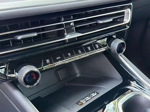 New 2026 Chevrolet Traverse LT w/ Midnight/Sport Edition FWD image 25