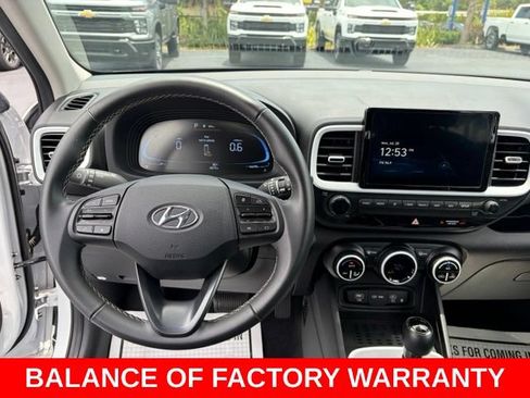 Used 2025 Hyundai Venue Limited FWD image 17