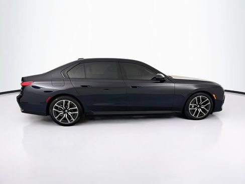 Used 2023 BMW i7 xDrive60 w/ Executive Package 2 AWD/4WD image 4
