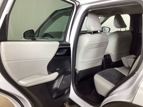 Used 2025 Mitsubishi Outlander SE FWD image 28