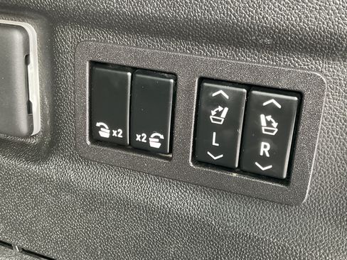 Used 2023 Chevrolet Suburban RST w/ Luxury Package AWD/4WD image 46