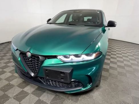 Used 2024 Alfa Romeo Tonale Veloce AWD/4WD image 10