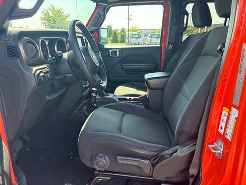 Used 2018 Jeep Wrangler Unlimited Sport S AWD/4WD image 10