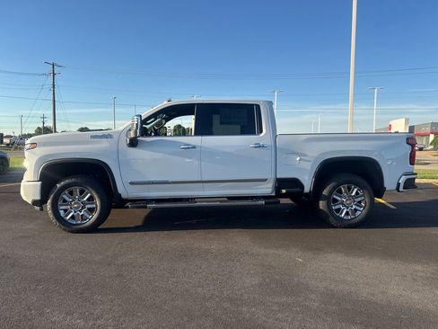 New 2026 Chevrolet Silverado 2500 High Country AWD/4WD image 3