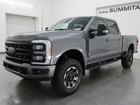 Used 2023 Ford F250 XLT w/ Black Appearance Package AWD/4WD image 7