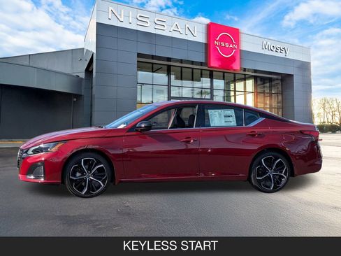 New 2025 Nissan Altima 2.5 SR image 5