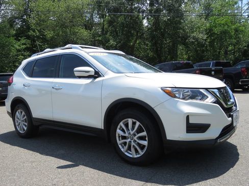 Used 2017 Nissan Rogue SV w/ SV Premium Package AWD/4WD image 3