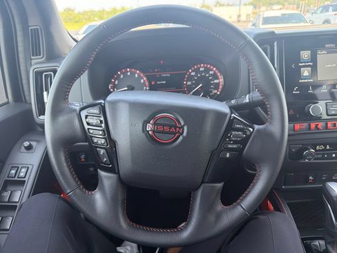 Used 2025 Nissan Frontier PRO-4X AWD/4WD image 9