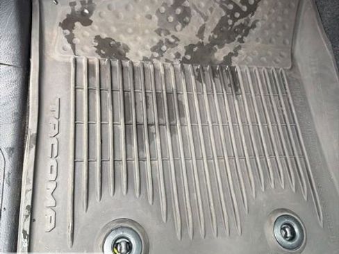 Used 2022 Toyota Tacoma SR image 46