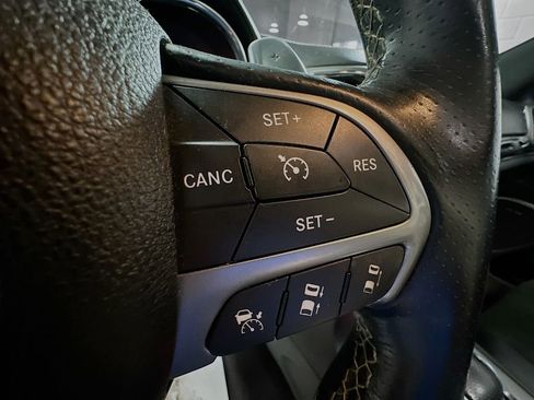 Used 2017 Jeep Grand Cherokee SRT AWD/4WD image 39