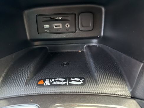 Certified 2022 Chevrolet Equinox Premier FWD image 30