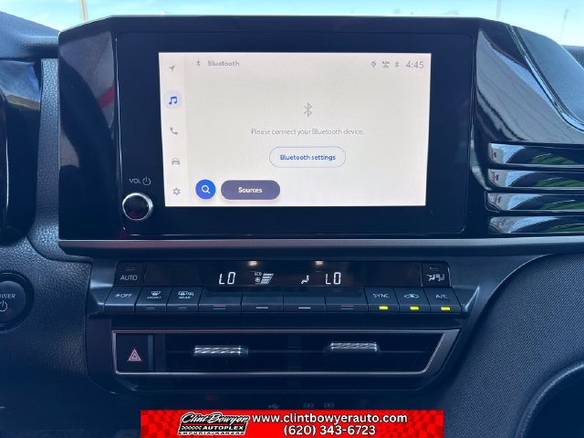 Used 2025 Toyota Camry LE FWD image 19