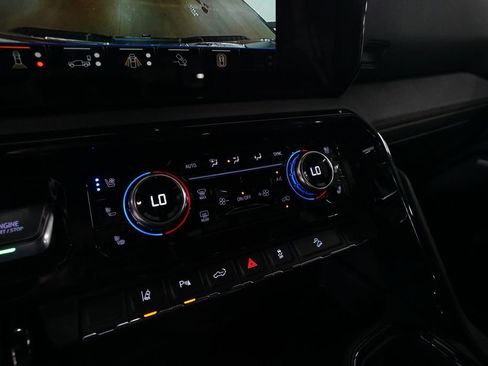 Used 2026 GMC Sierra 2500 AT4 w/ AT4 Preferred Package AWD/4WD image 20