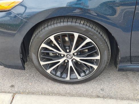 Used 2019 Toyota Camry SE FWD image 13