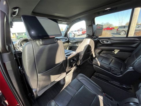 Used 2021 Chevrolet Tahoe RST w/ Luxury Package image 23