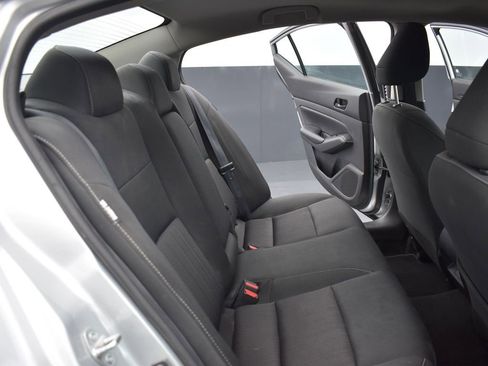 Used 2024 Nissan Altima 2.5 SV image 9