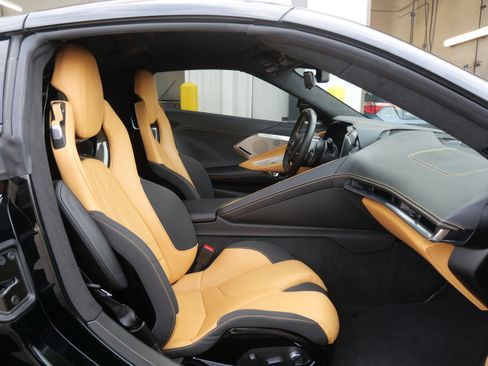 Used 2022 Chevrolet Corvette Stingray Premium Cpe w/ Z51 Performance Package image 10