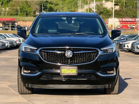 Used 2019 Buick Enclave Premium w/ LPO, Hit The Road Package AWD/4WD image 3