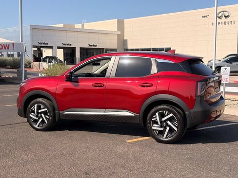 Used 2025 Nissan Kicks SV FWD image 4