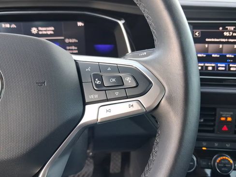 Certified 2022 Volkswagen Jetta SE FWD image 20