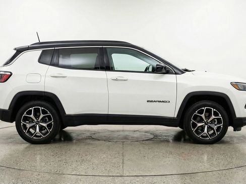 Used 2025 Jeep Compass Limited AWD/4WD image 11