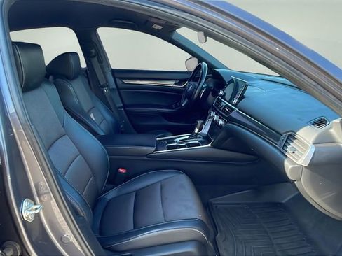 Used 2018 Honda Accord Sport image 14