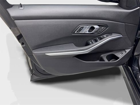 Used 2020 BMW 330i Sedan w/ Convenience Package image 31