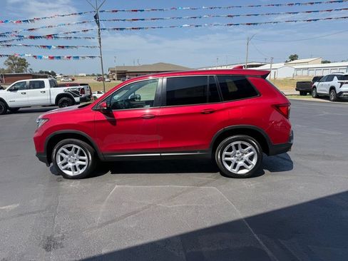 Used 2024 Honda Passport EX-L image 2