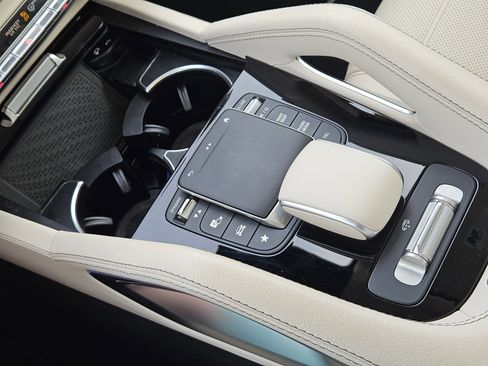 Used 2021 Mercedes-Benz GLS 580 4MATIC image 21