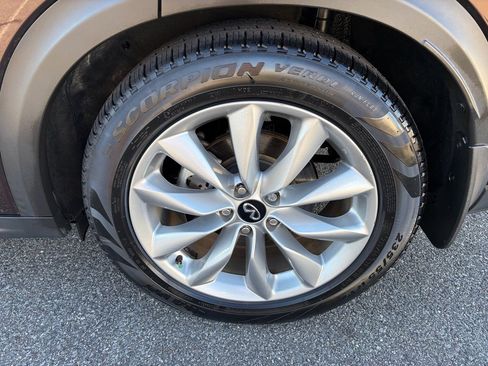 Used 2020 INFINITI QX50 Luxe w/ Navigation Package image 3