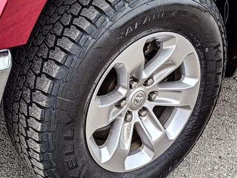 Used 2021 RAM 1500 Laramie image 11