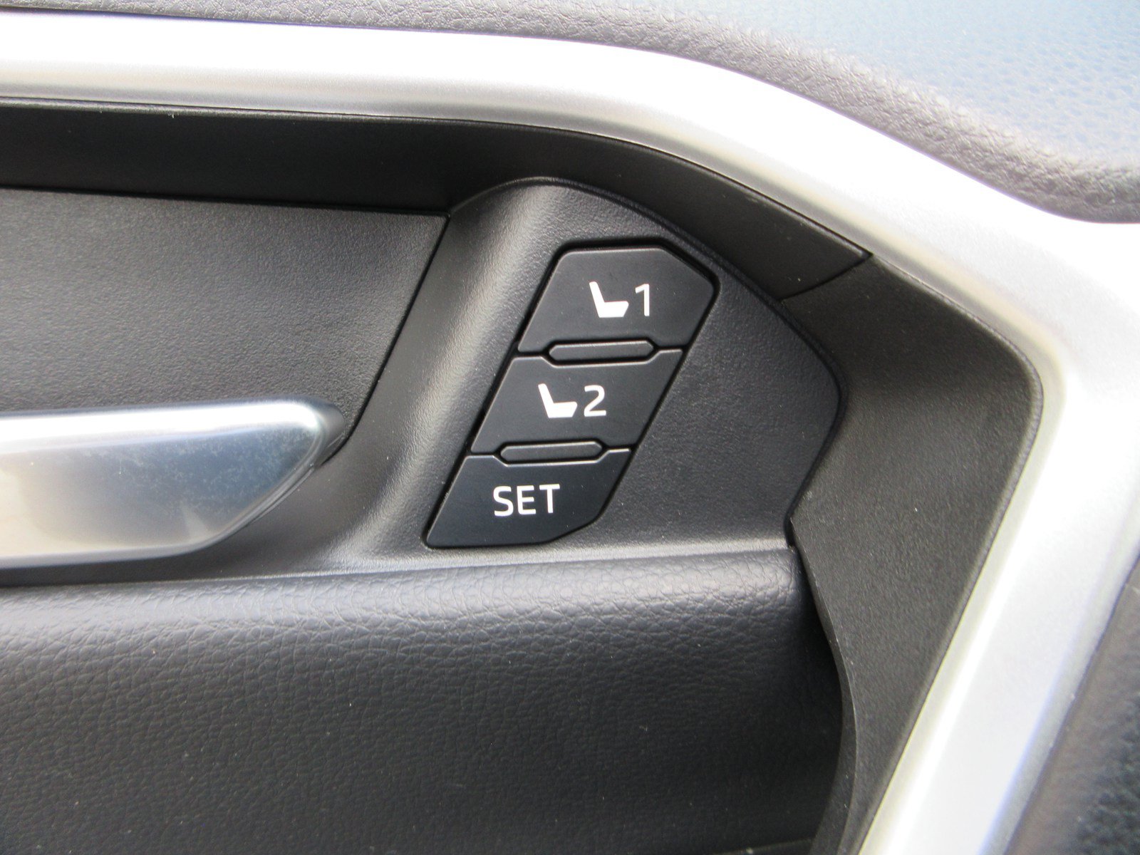 Used 2024 Toyota RAV4 XSE w/ Advanced Technology Package AWD/4WD image 28