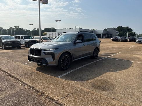 Used 2024 BMW X7 xDrive40i w/ Executive Package AWD/4WD image 1