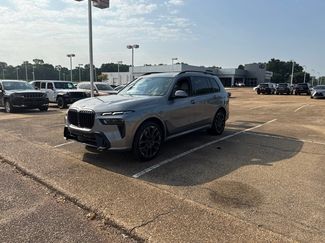 Used 2024 BMW X7 xDrive40i w/ Executive Package AWD/4WD video 1
