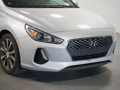 Used 2018 Hyundai Elantra GT image 4