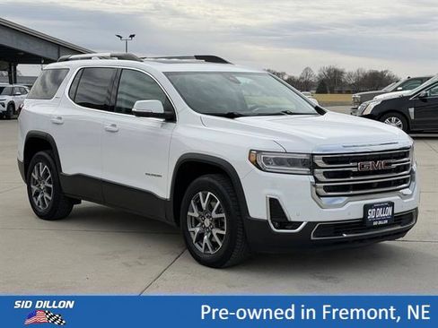 Certified 2023 GMC Acadia SLT w/ Technology Package AWD/4WD image 2