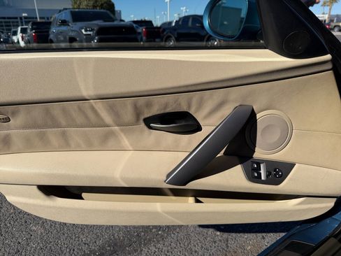Used 2003 BMW Z4 2.5i image 13
