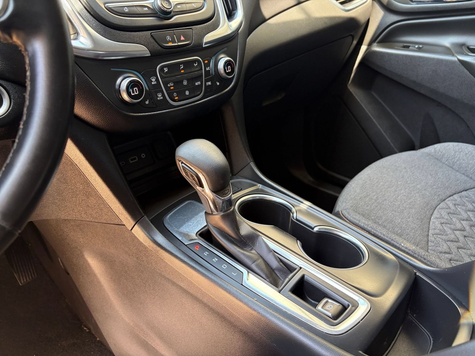 Used 2024 Chevrolet Equinox LT FWD image 41