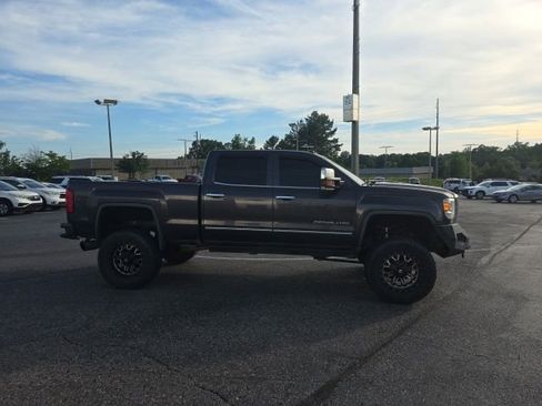 Used 2016 GMC Sierra 2500 Denali w/ Duramax Plus Package AWD/4WD image 2
