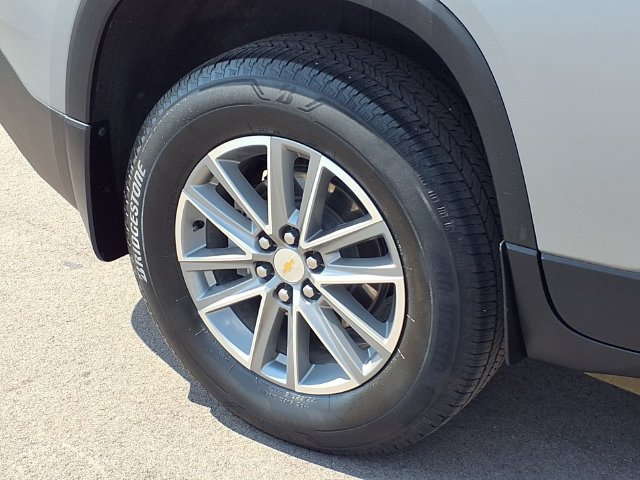 Used 2024 Chevrolet Traverse LT FWD image 28