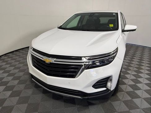 Used 2022 Chevrolet Equinox LT image 2