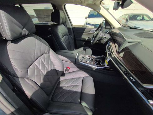 Used 2026 BMW X7 xDrive40i AWD/4WD image 24