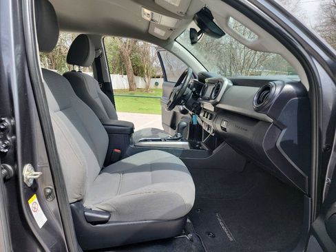 Used 2019 Toyota Tacoma SR5 image 33
