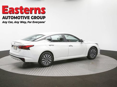 Used 2025 Nissan Altima 2.5 SV FWD image 43