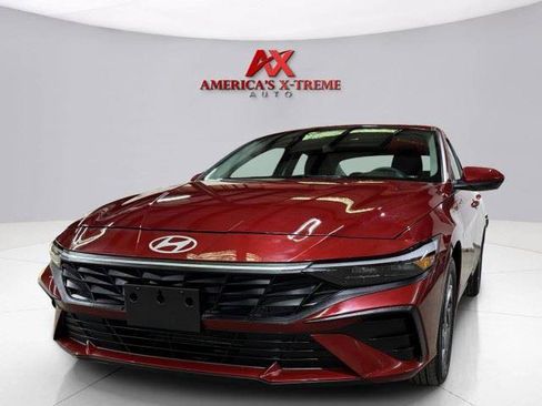 Used 2024 Hyundai Elantra SEL FWD image 4