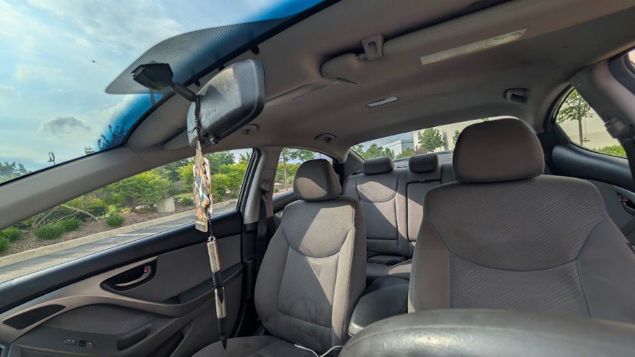 Used 2013 Hyundai Elantra GLS w/ Preferred Pkg FWD image 18