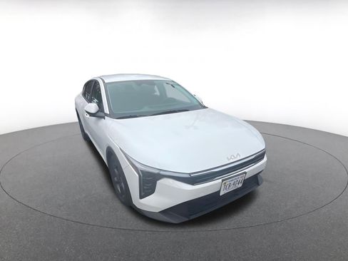 Used 2025 Kia K4 LXS image 5