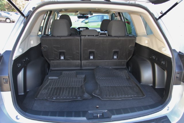 Used 2020 Subaru Forester Premium AWD/4WD image 35