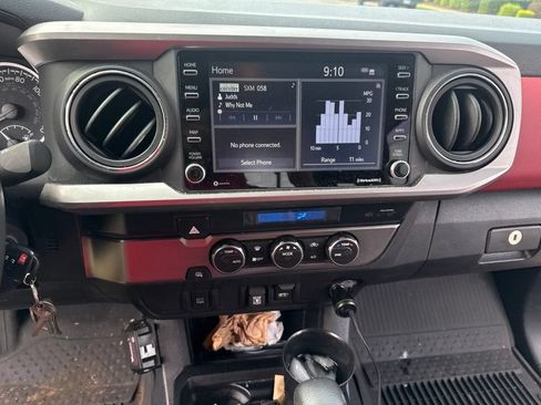 Used 2022 Toyota Tacoma SR5 RWD image 12