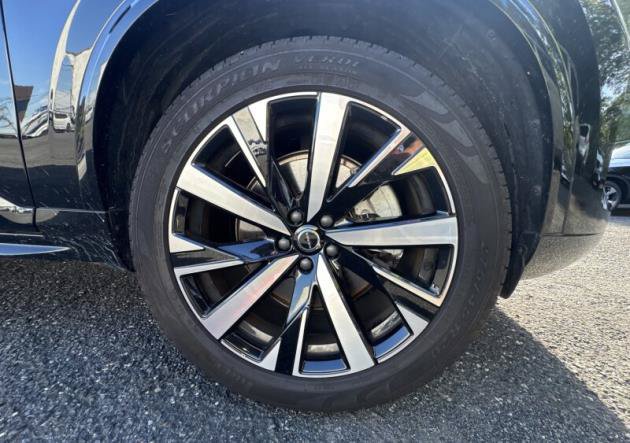 Certified 2025 Volvo XC90 B5 Core AWD/4WD image 11
